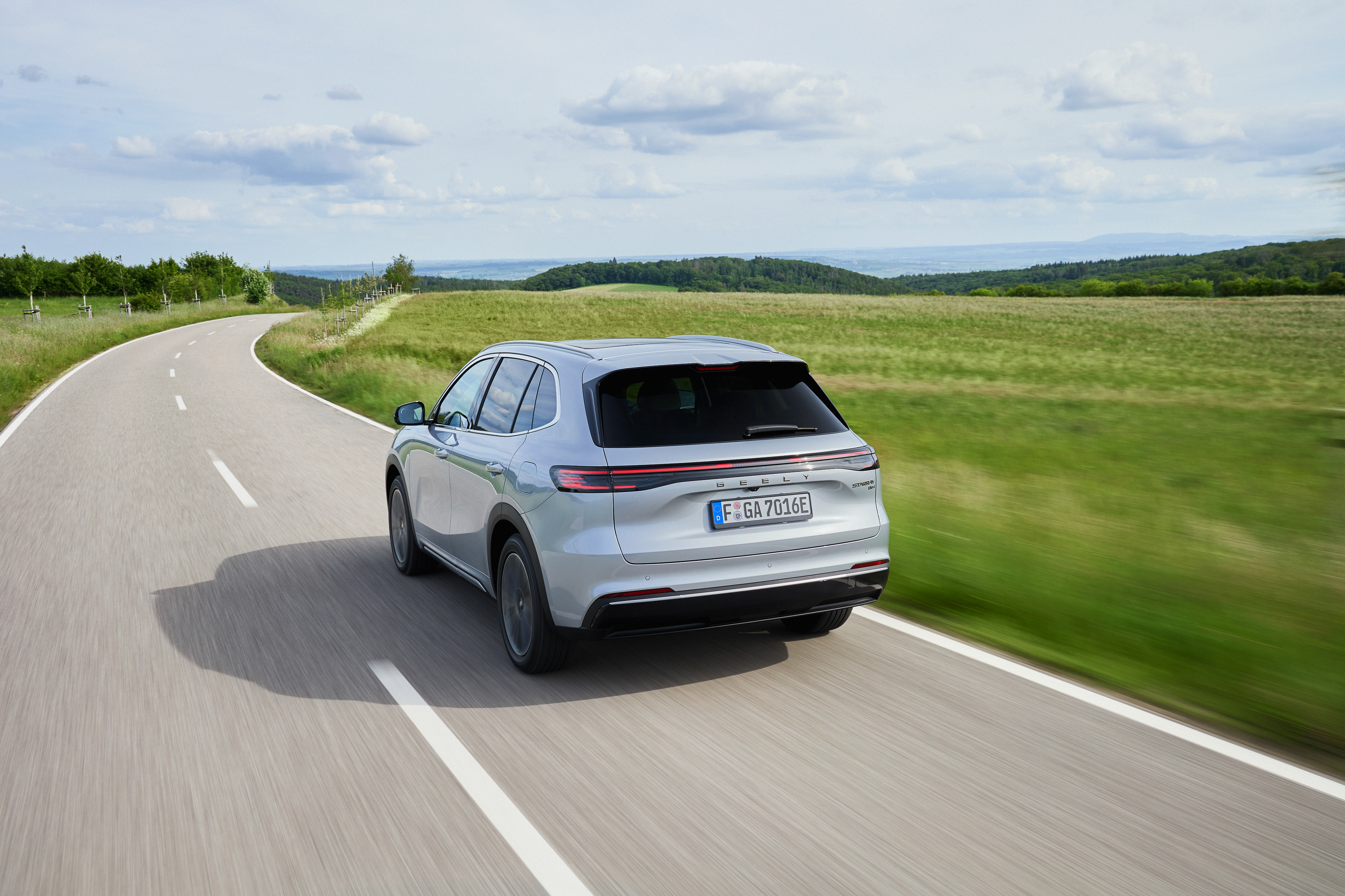 Geely E5 und Starray EM-i Die elektrische Reichweite des Starray EM-i betr&auml;gt bis zu 136 Kilometer. Foto: © Geely