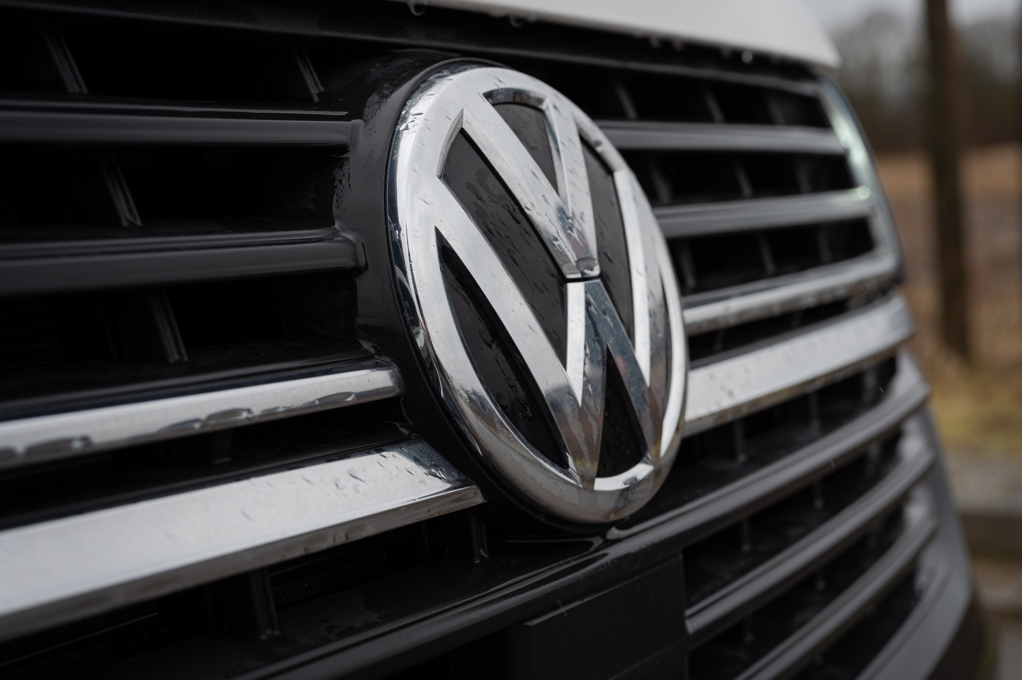 Größerer Kühlergrill am T6.1 damit der neue Motor genug Luft bekommt. Foto: © Martin Bärtges
