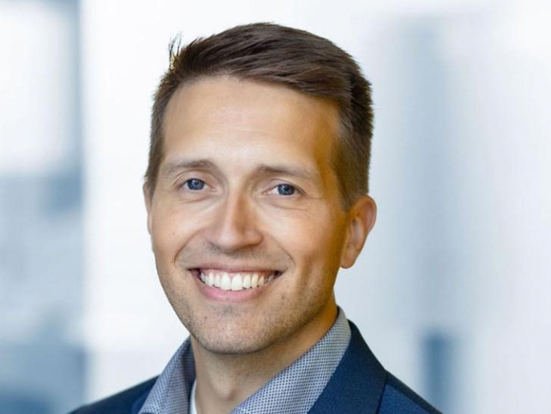 CEO Miika &Auml;ppelqvist hat die F&uuml;hrung der Glaston Gruppe im Juni 2025 &uuml;bernommen. Mit Angeboten zur Effizienzsteigerung bestehender Anlagen und einem Sparprogramm entgegnet er der schwachen Nachfrage aus dem Bauglassektor. Foto: © Glaston