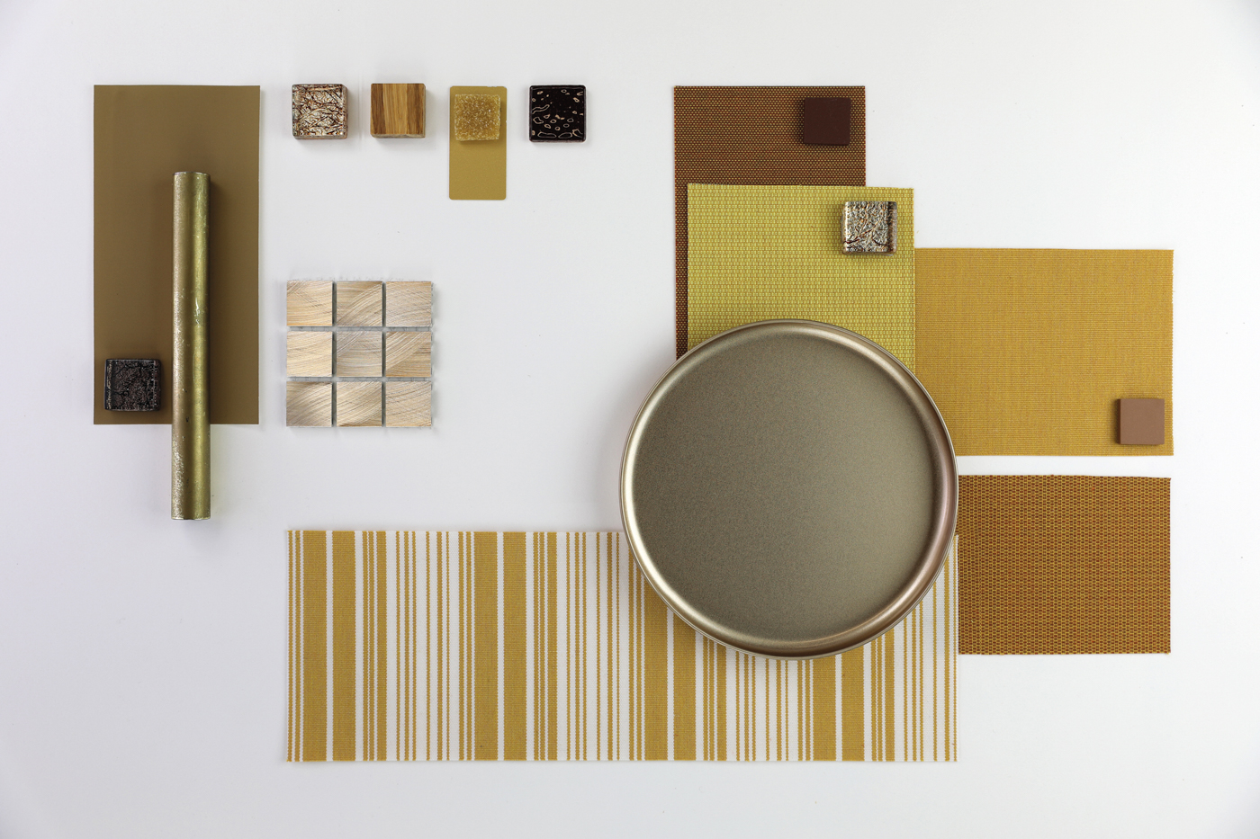 Diese zeitgem&auml;&szlig;e und moderne Palette bronzefarbener T&ouml;ne spiegelt die Entwicklung von Markisenstoffen f&uuml;r den Sonnenschutz hin zu eher dekorativen Anwendungen wider. Foto: © Dickson