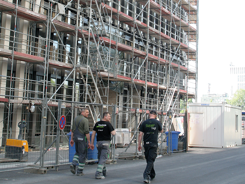 Die zur Reduzierung des CO2-Ausstoßes dringend notwendige energetische Sanierung von Bestandsgebäuden sollte nach Einschätzung des BuVEG durch konjunkturelle Maßnahmen nach der Corona-Krise forciert werden. Foto: © Vössing