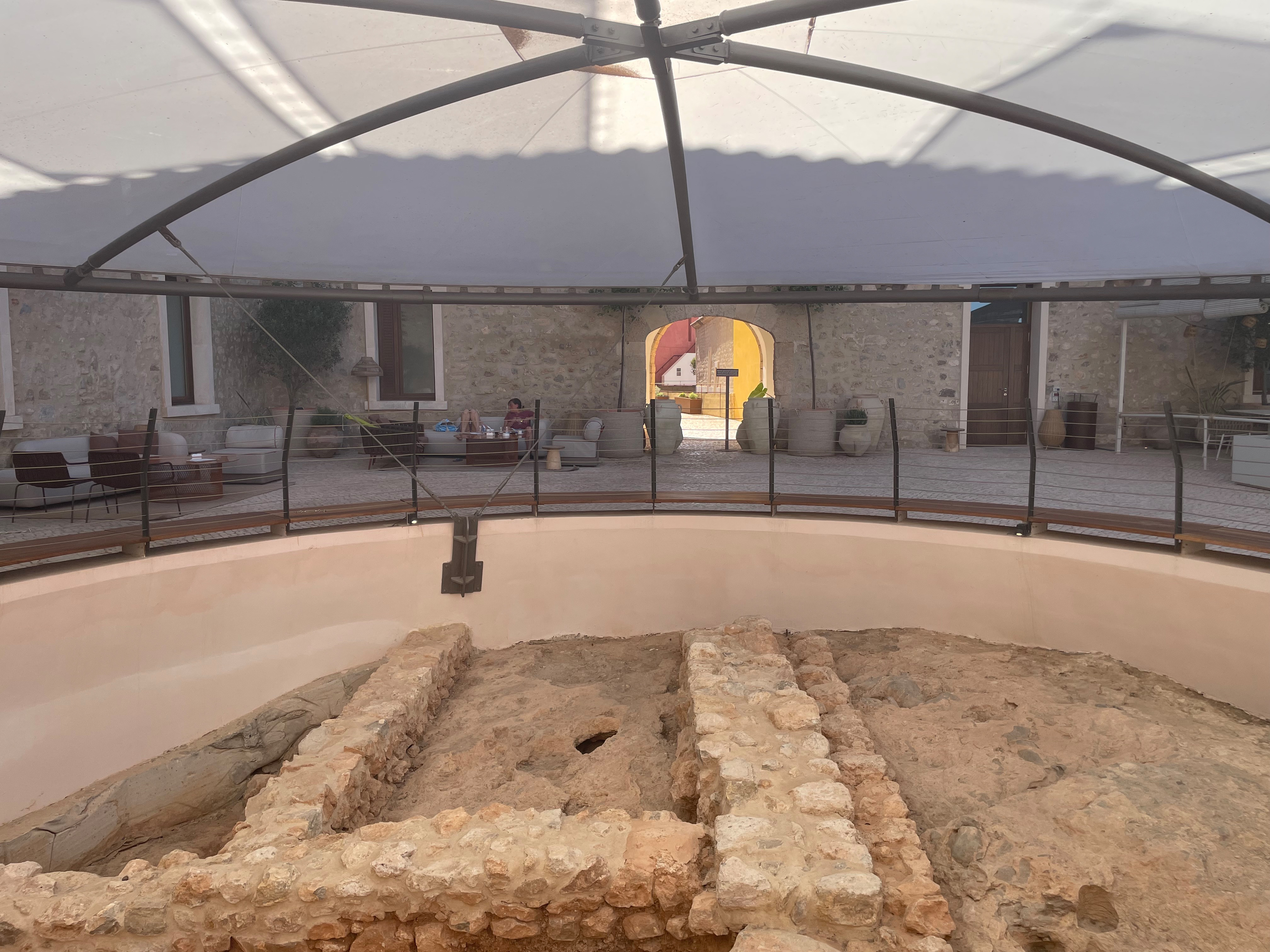 Blick auf eine der Ausgrabungen im Parador de Ibiza. Foto: © Susanne Freitag