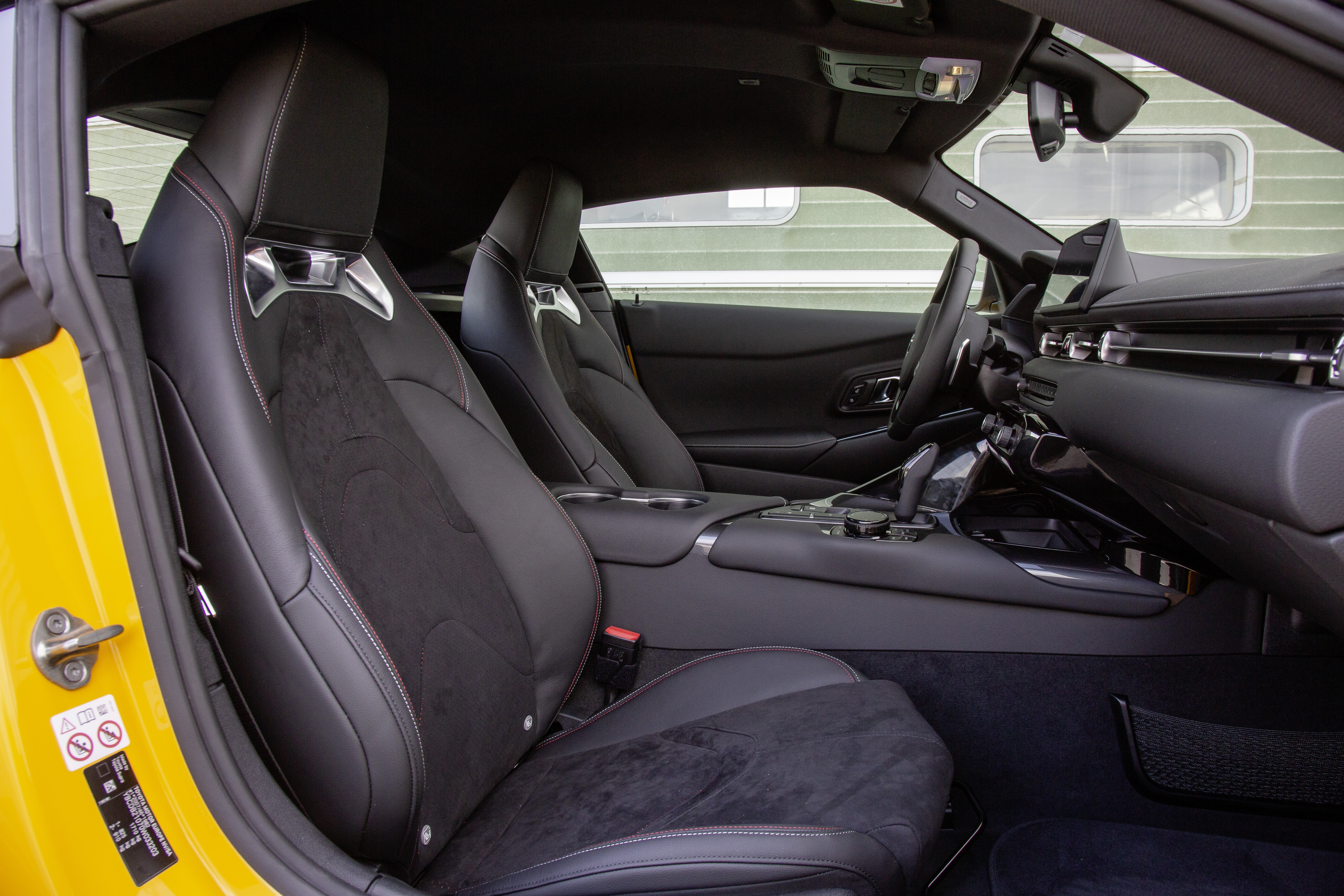 Die Sportsitze gewähren einen guten Halt und sind bequem. Foto: © Toyota