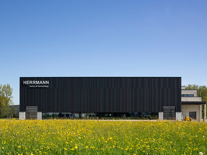 2. Preis: 2018: Architekt: Redle Architekten, Dipl.-Ing. Stefan Redle, D-88299 Leutkirch. Projekt: Herrmann GmbH, D-88299 Leutkirch Foto: © rudau.com