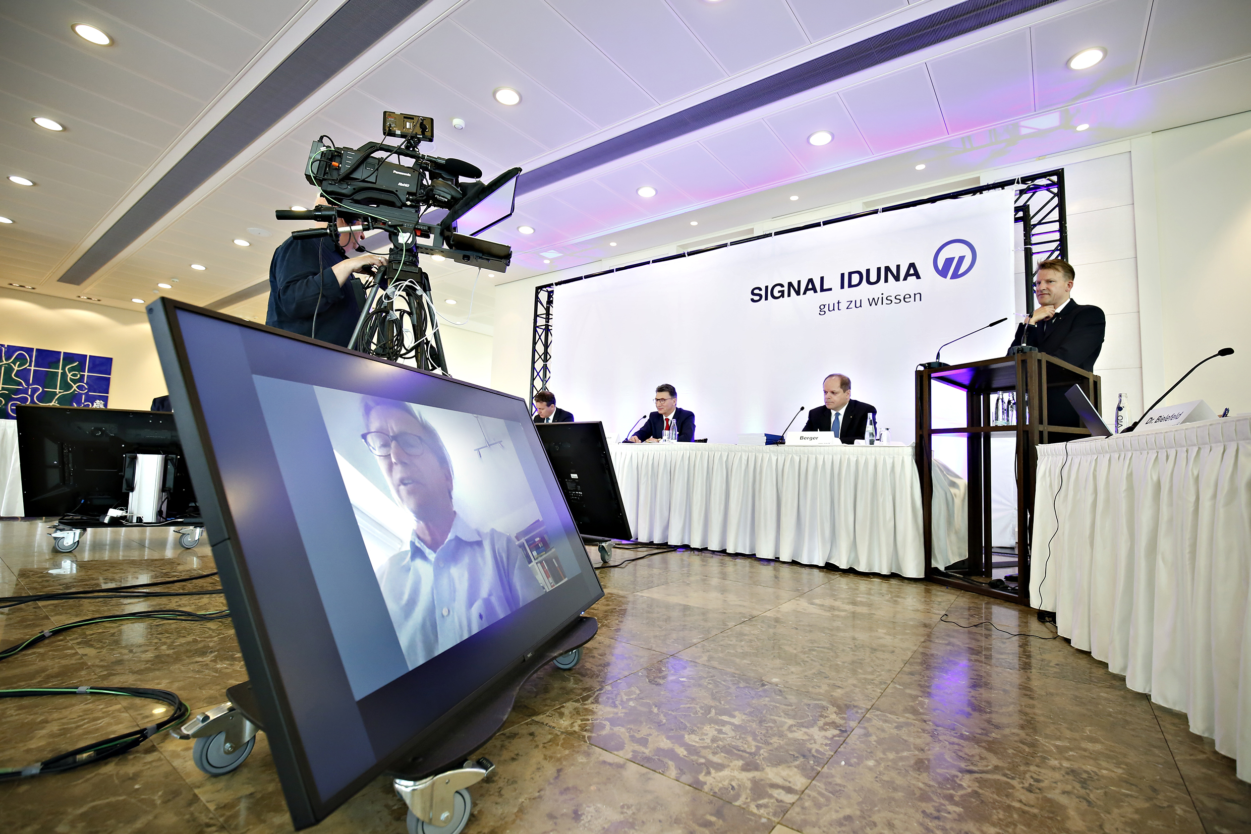 Digitale Bilanz-Pressekonferenz der SIGNAL IDUNA mit Vorstandschef Ulrich Leitermann Foto: © Benito Barajas/SIGNAL IDUNA