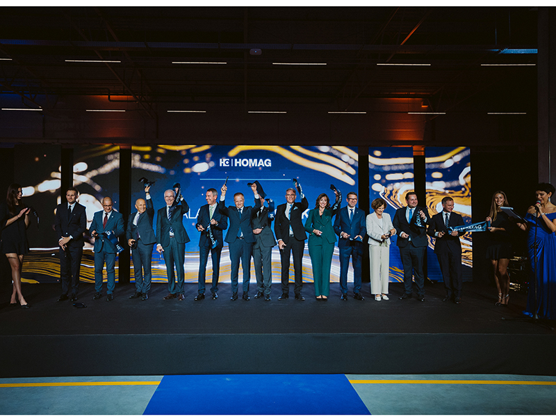 Das Management der D&uuml;rr AG und der Homag Group AG sowie die lokale Gesch&auml;ftsf&uuml;hrung bei der offiziellen Er&ouml;ffnung des neuen Standorts. Foto: © Homag