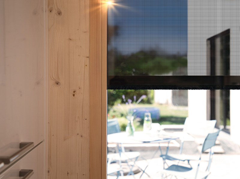 Vorbau-Markisen mit Petscreen Insektenschutz. Foto: © Warema