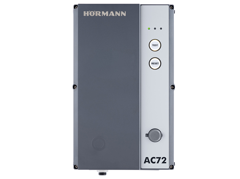 Die Zuluft-Steuerung kann in vorhandene oder geplante Rauch- und Wärmeabzugsanlagen (RWA) integriert werden und ersetzt zusätzliche Lüftungsklappen. Foto: © Hörmann