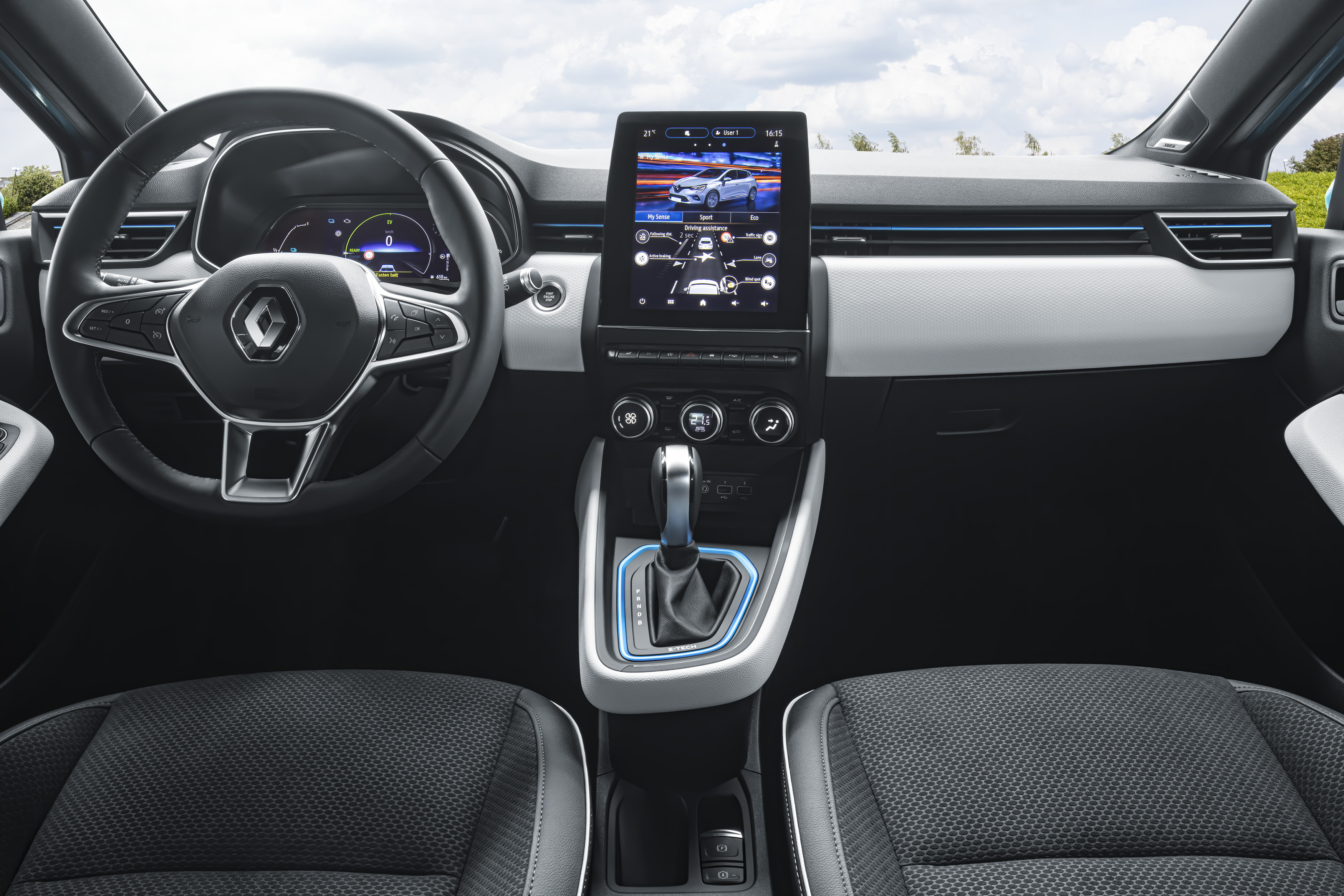 Auf dem Touchscreen kann der Fahrer den Kräfteverlauf verfolgen. Foto: © Renault
