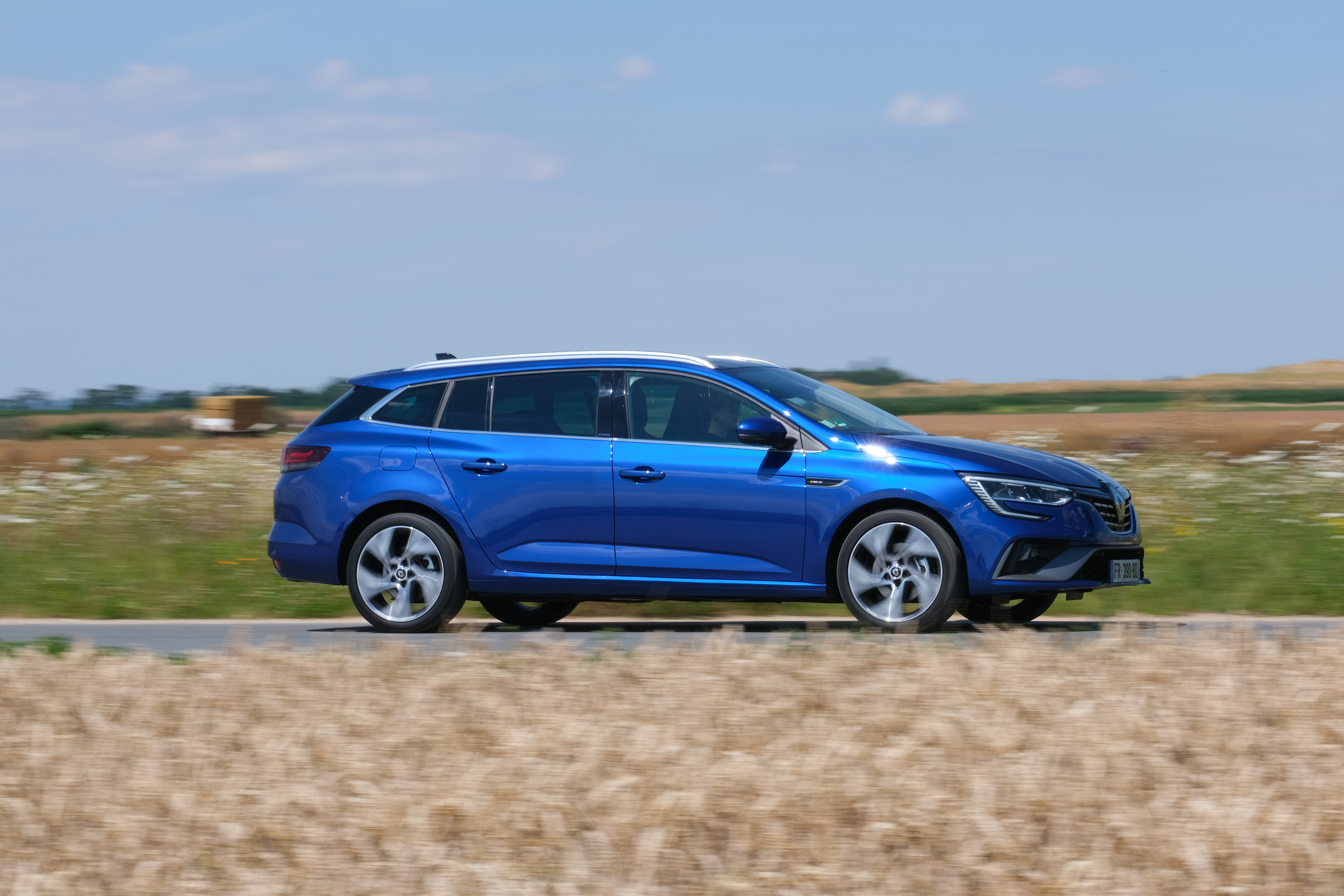 Rein elektrisch kommt der Mégane Plug-in-Hybrid bis zu 54 Kilometer weit. Foto: © Renault