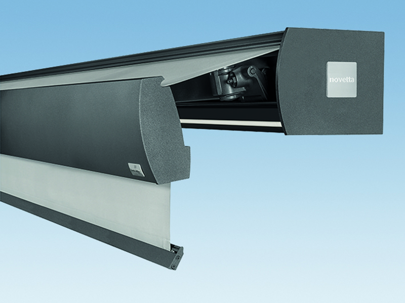 Das Volant lässt sich via Funk bedienen und ist mittels einer induktiven Ladung jederzeit startbereit. Foto: © Nova Hüppe