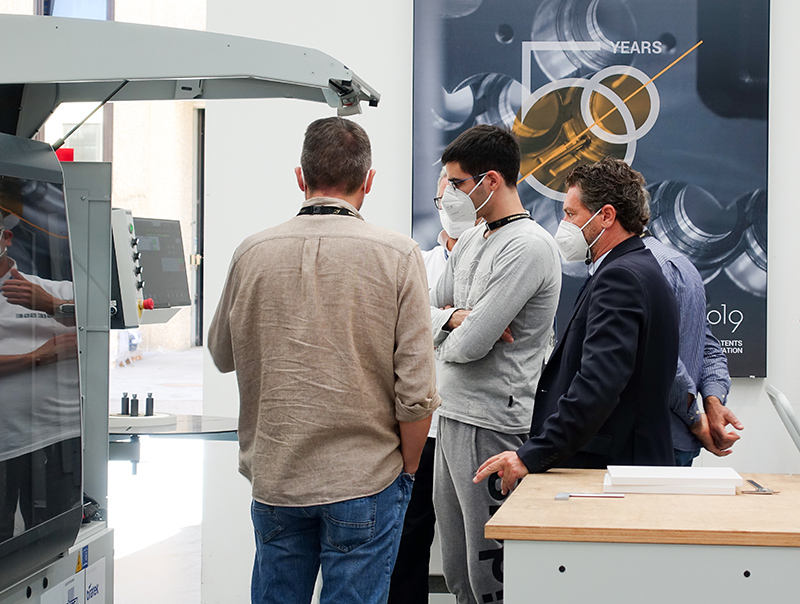 Noch bis zum 30. Oktober können am Biesse-Firmensitz im italienischen Pesaro neueste Bearbeitungsanlagen, unter anderem für Glas, begutachtet werden. Foto: © Biesse Group