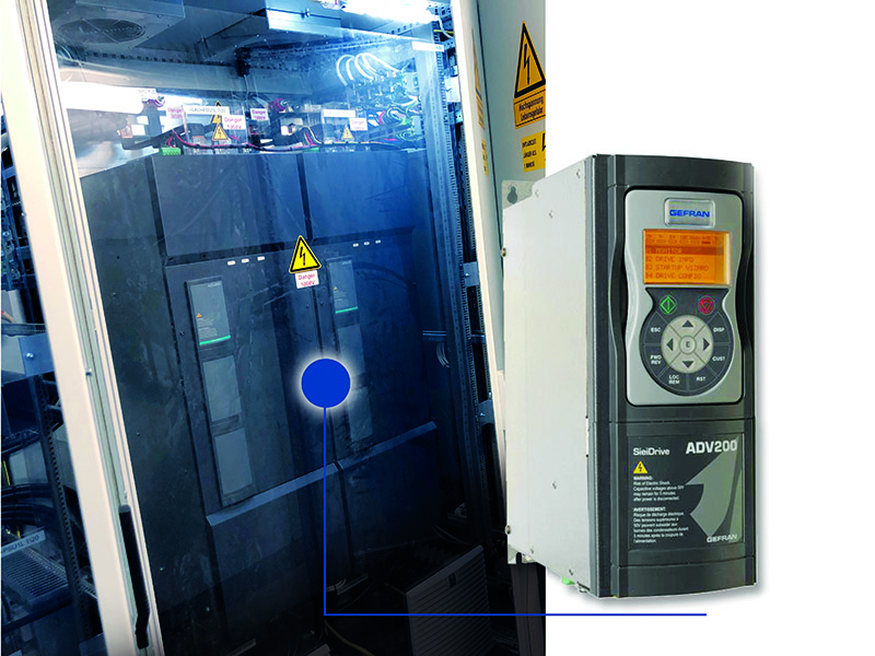 Five parallel-connected ADV200 converters ensure symmetrical upward motion in each of the two drivetrains of the Einstein elevator. Photo: © Leibniz Universität Hannover / Ch. Lotz, SIEI AREG GmbH