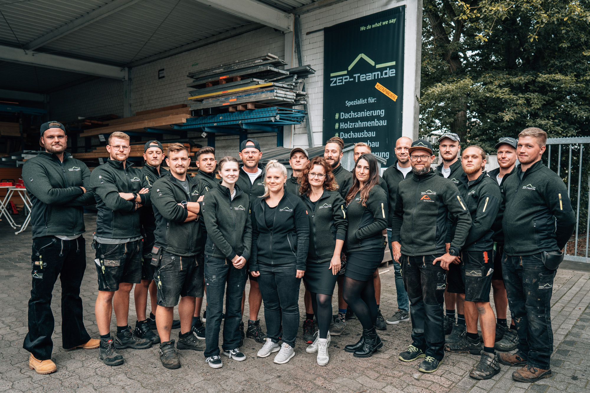 Die #zeparmy aus Bielefeld mit ihrem Anführer Eugen Penner (5.v.r.) Foto: © ZEP-Team