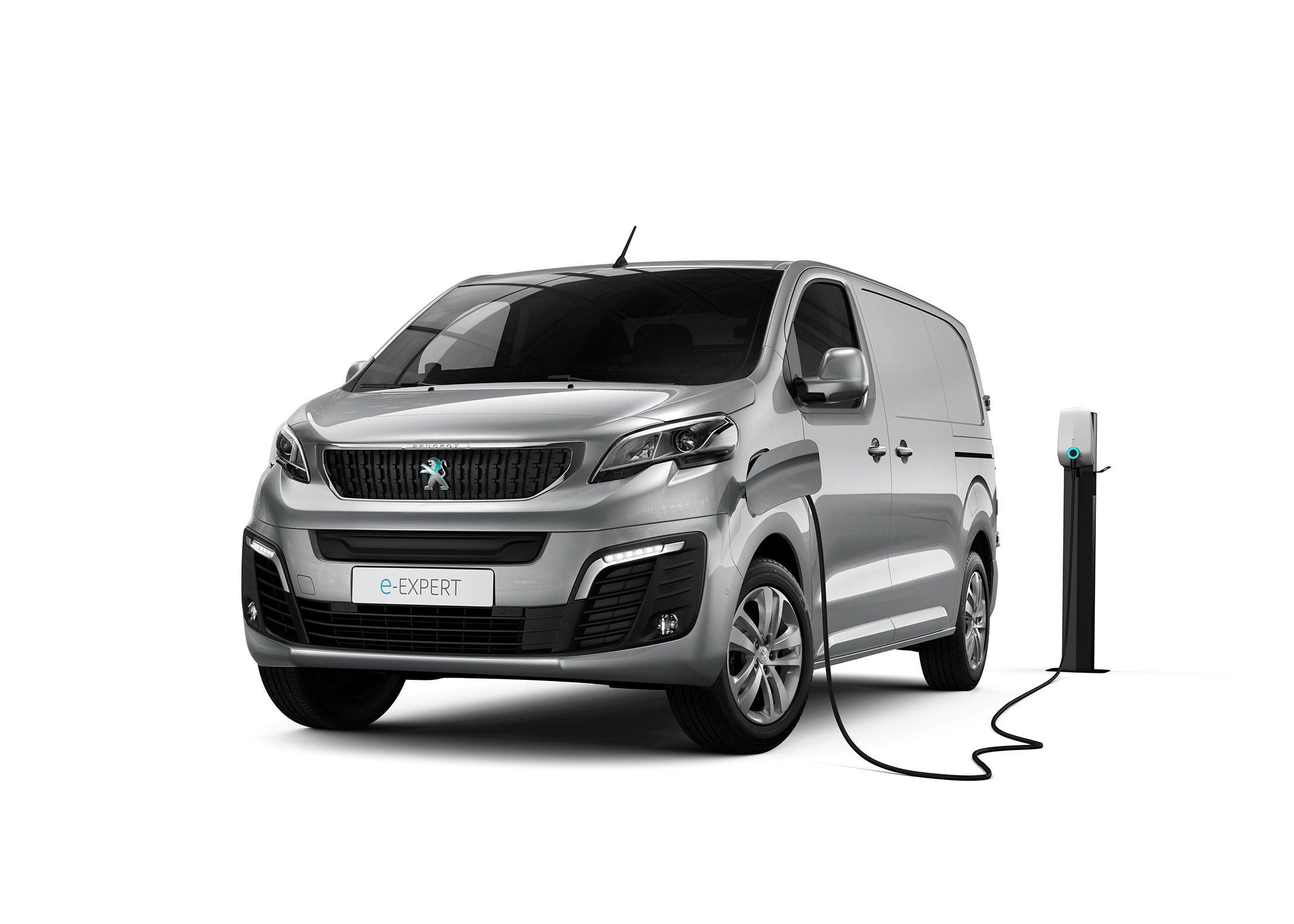 Der Peugeot e-Expert und der Citroën e-Jumpy ist ab sofort bestellbar. Die kurze Version der Stromer kommt erst im Frühjahr 2021. 