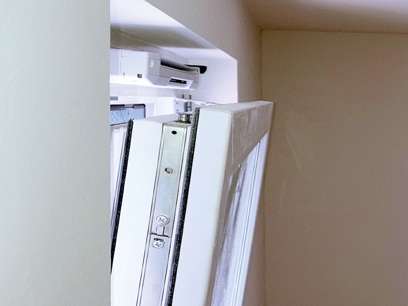 Arbeitserleichterung: Außenbauteil-Luftdurchlässe (ALD) für die freie Lüftung werden für den Blower-Door-Test zum öffentlich-rechtlichen Nachweis nach GEG nicht mehr abgedichtet. Foto: © FLiB e.V.