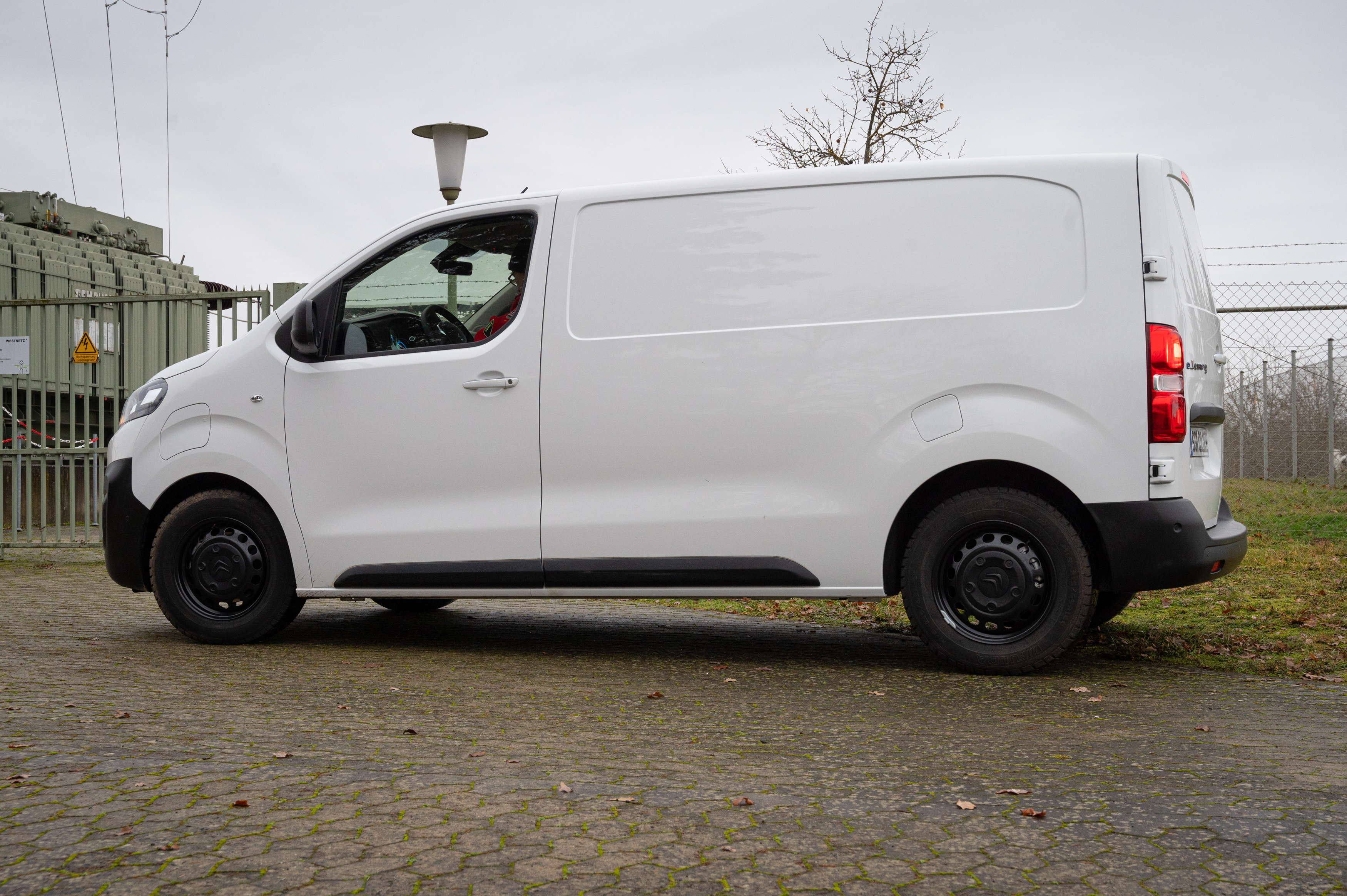 Den Citroën e-Jumpy gibt es in zwei Batterieversionen. Foto: © Martin Bärtges