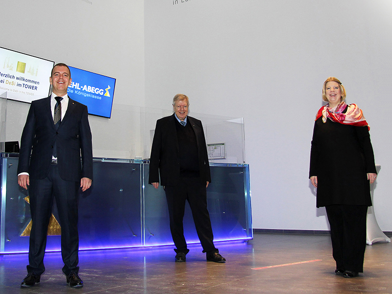 Generationenwechsel bei Ziehl-Abegg (von links). Dennis Ziehl (neuer Aufsichtsratsvorsitzender), Uwe Ziehl (bisheriger Aufsichtsratsvorsitzender) und Sindia Ziehl (neues Aufsichtsratsmitglied). Foto: © Ziehl-Abegg