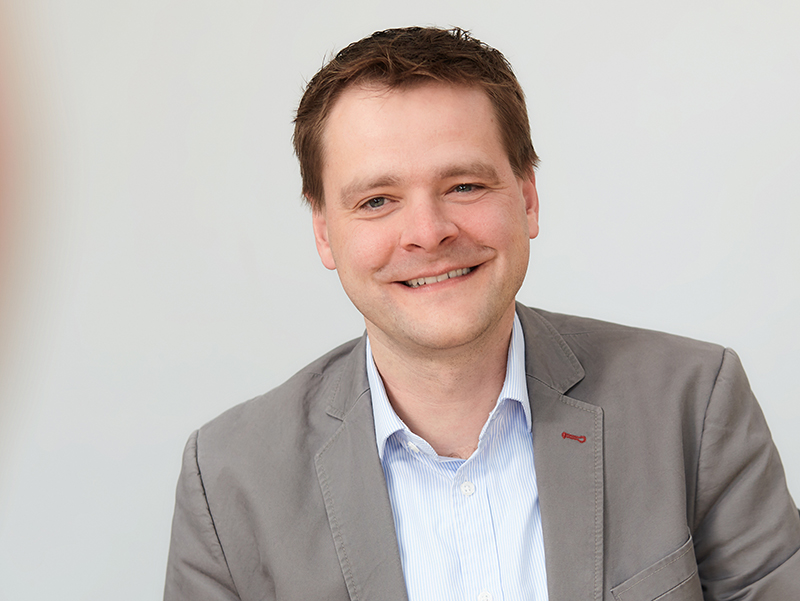 Mirko Müller-Stüler, Geschäftsführer Hunter Douglas Components: Es freut uns sehr, dass wir durch die Kooperation mit Loxone unseren Kunden die ganze Welt der Vernetzung zu eröffnen. Foto: © Hunter Douglas