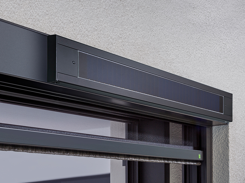 Insektenschutzgitter sollten vom Fachmann angebracht werden. Foto: © Neher Systeme