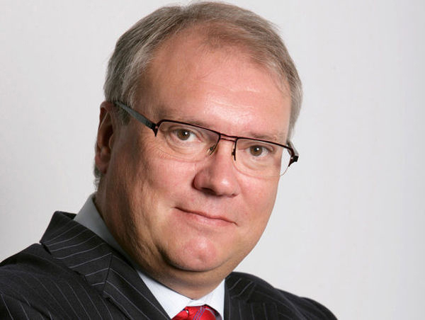 Die neue Geschäftsbeziehung ermöglicht es, unsere Kunden noch besser zu bedienen, indem wir näher an ihre Bedürfnisse heranrücken. Gleichzeitig profitiert der Markt von AGCs Expertise im Bereich Highend-Glaslösungen, erläutert Jean-François Heris, Senior Executive Officer und Direktor des Segments Building & Industrial Glass bei AGC. Foto: © AGC