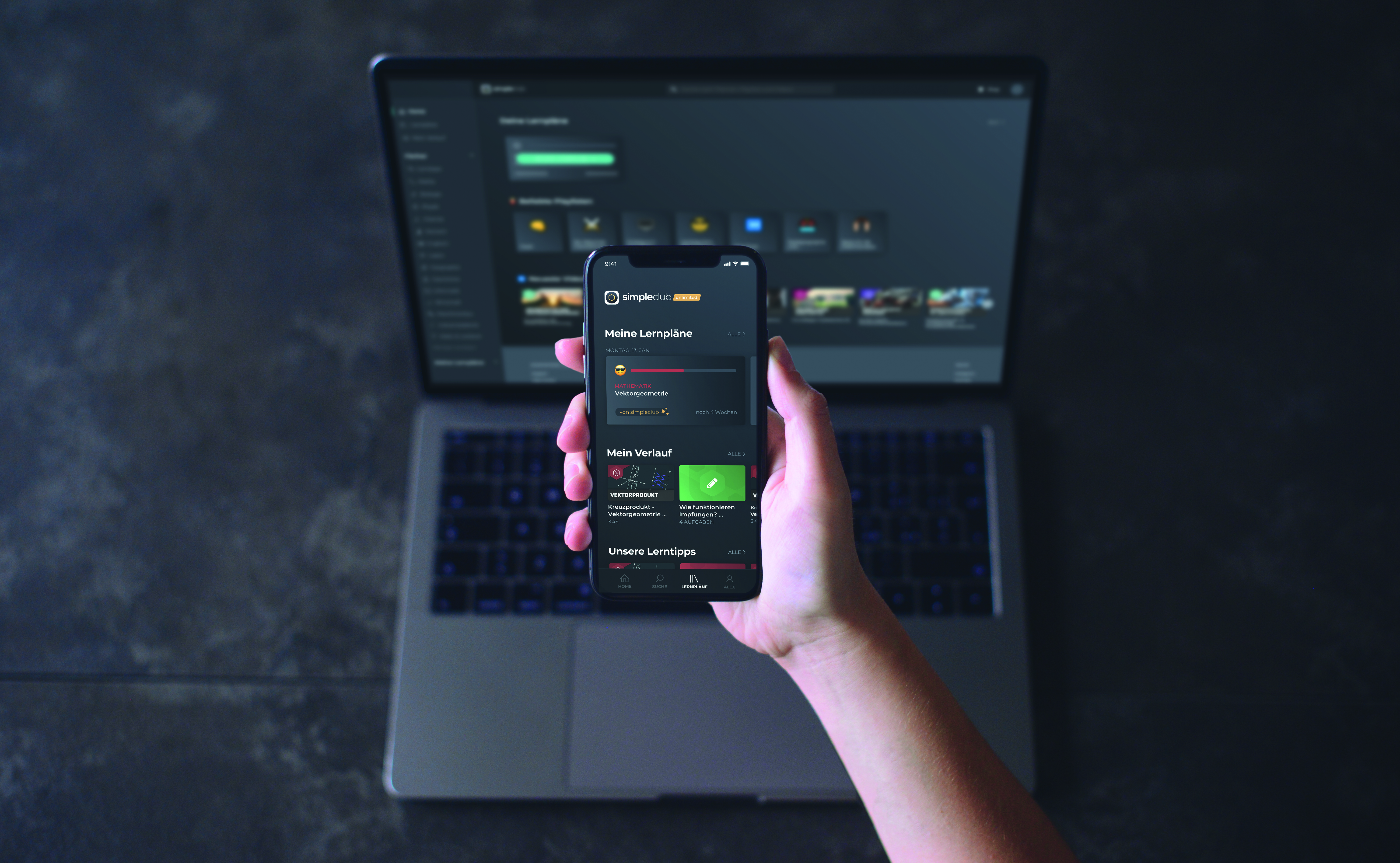 Mit simpleclub kann über PC, Smartphone oder Tablet gelernt werden. Foto: © simpleclub