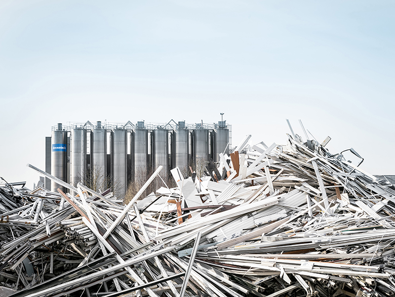 Die Recyclinganlage in Diksmuide / Belgien ist mit einer Kapazität von 45.000 Tonnen pro Jahr eine der größten in Westeuropa. Sowohl Altfenster wie Profilverschnitt werden hier nun auch für deutsche Fensterhersteller recycelt. Foto: © Deceuninck Germany