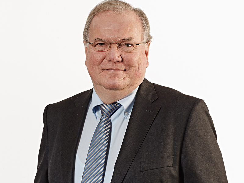 Albert Schenk bekam die Goldene AuF-Ehrennadel verliehen. Foto: © Osma Aufzüge Albert Schenk GmbH