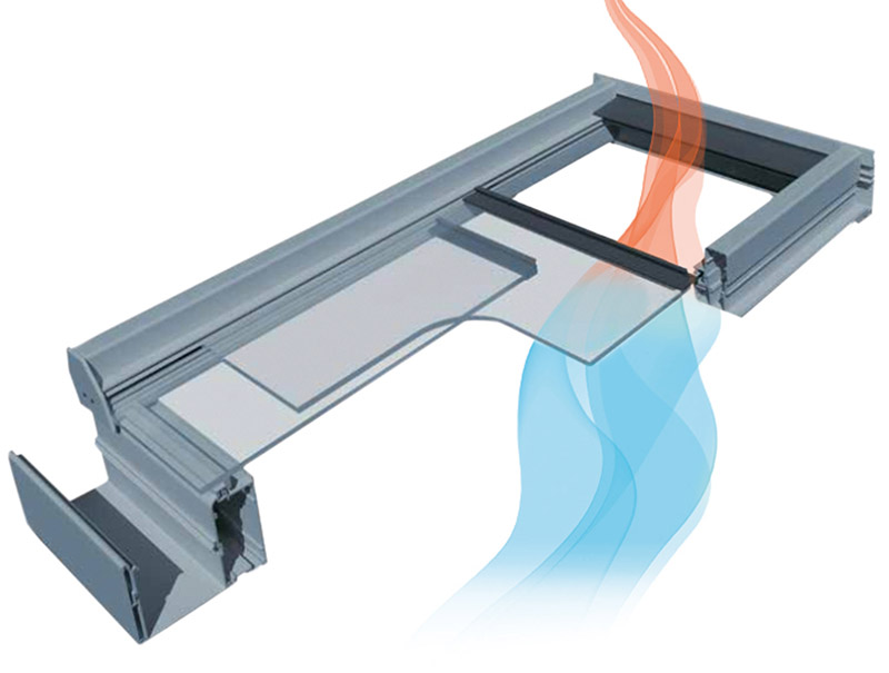 Mit Schiebefenstern im Terrassendach werden Sommergärten optimal belüftet. Foto: © TS-Aluminium