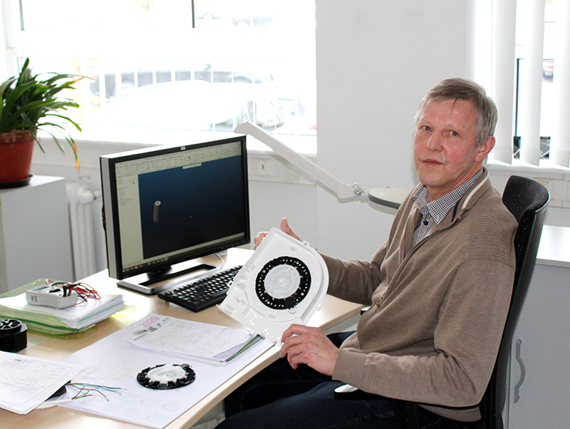 Konstrukteur Rudolf Stahl war an Neuentwicklung des Abrolllagers, das eine bisherige Lücke am Markt schließt, federführend beteiligt. Foto: © Selve