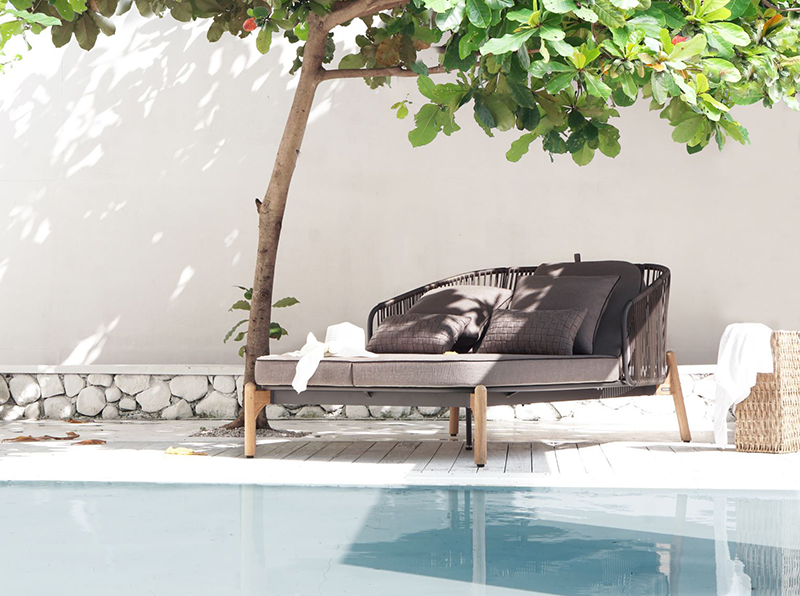 Das Lounge Daybed ist durch die komfortable Rückenverstellung der perfekte Ort für entspannte Aufenthalte. Foto: © Zebra