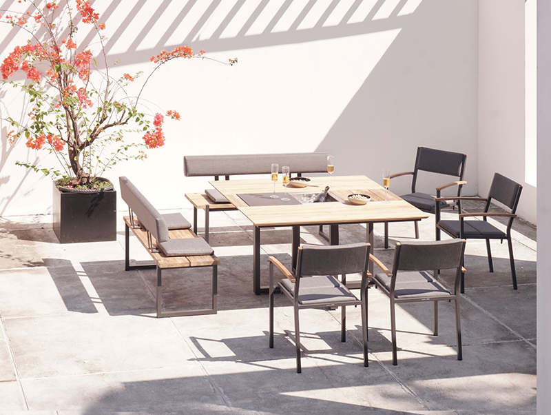 Der Tisch Quadux hat nun ein Gestell aus pulverbeschichtetem Aluminium. Foto: © Zebra