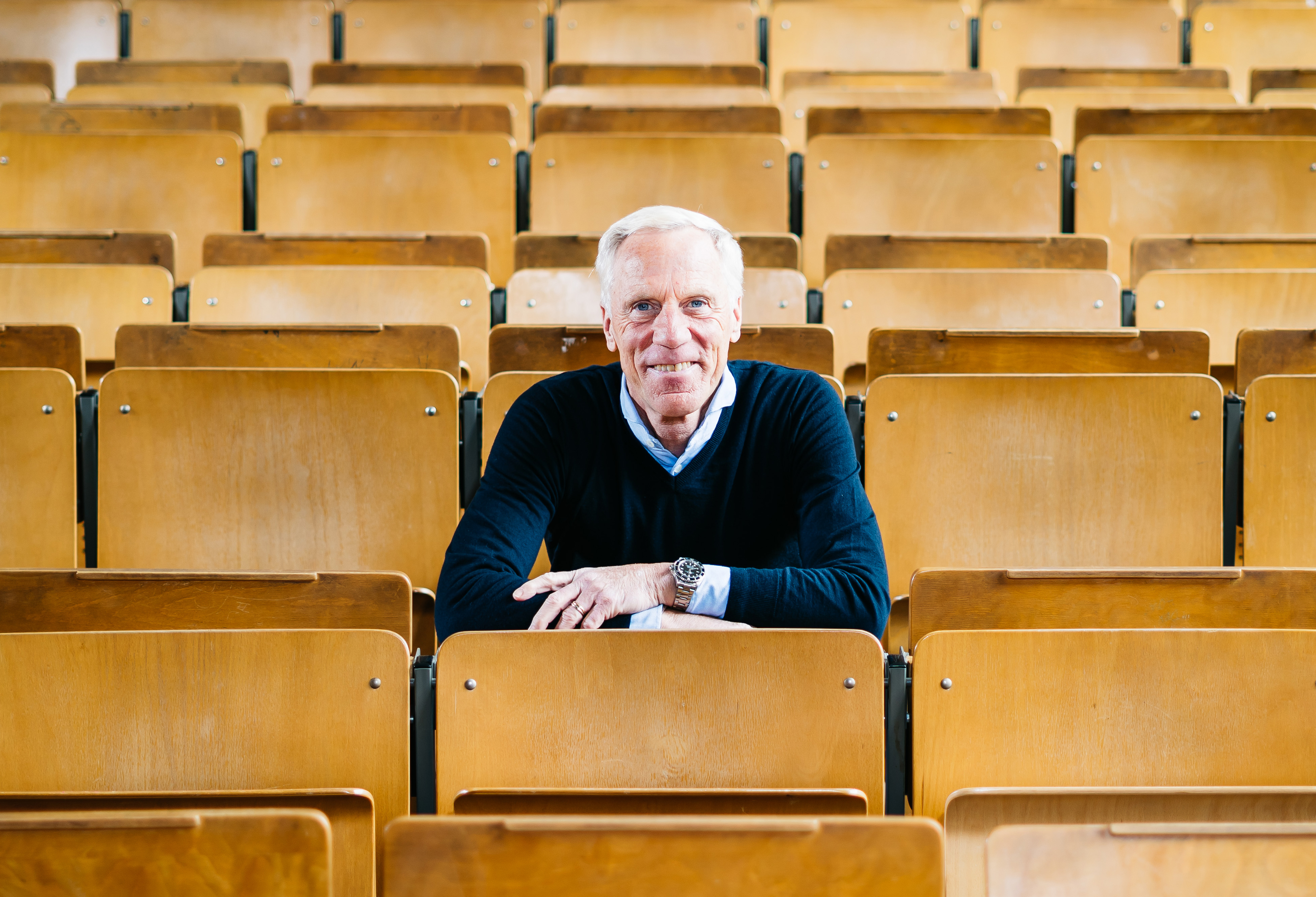 Prof. Dr. Ingo Froböse im Hörsaal der Deutschen Sporthochschule Köln. Foto: © Sebastian Bahr