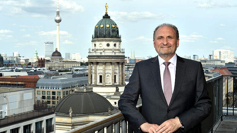 ZDH-Präsident Hans Peter Wollseifer Foto: © ZDH/Boris Trenkel ZDH-Präsident Hans Peter Wollseifer Foto: © ZDH/Boris Trenkel