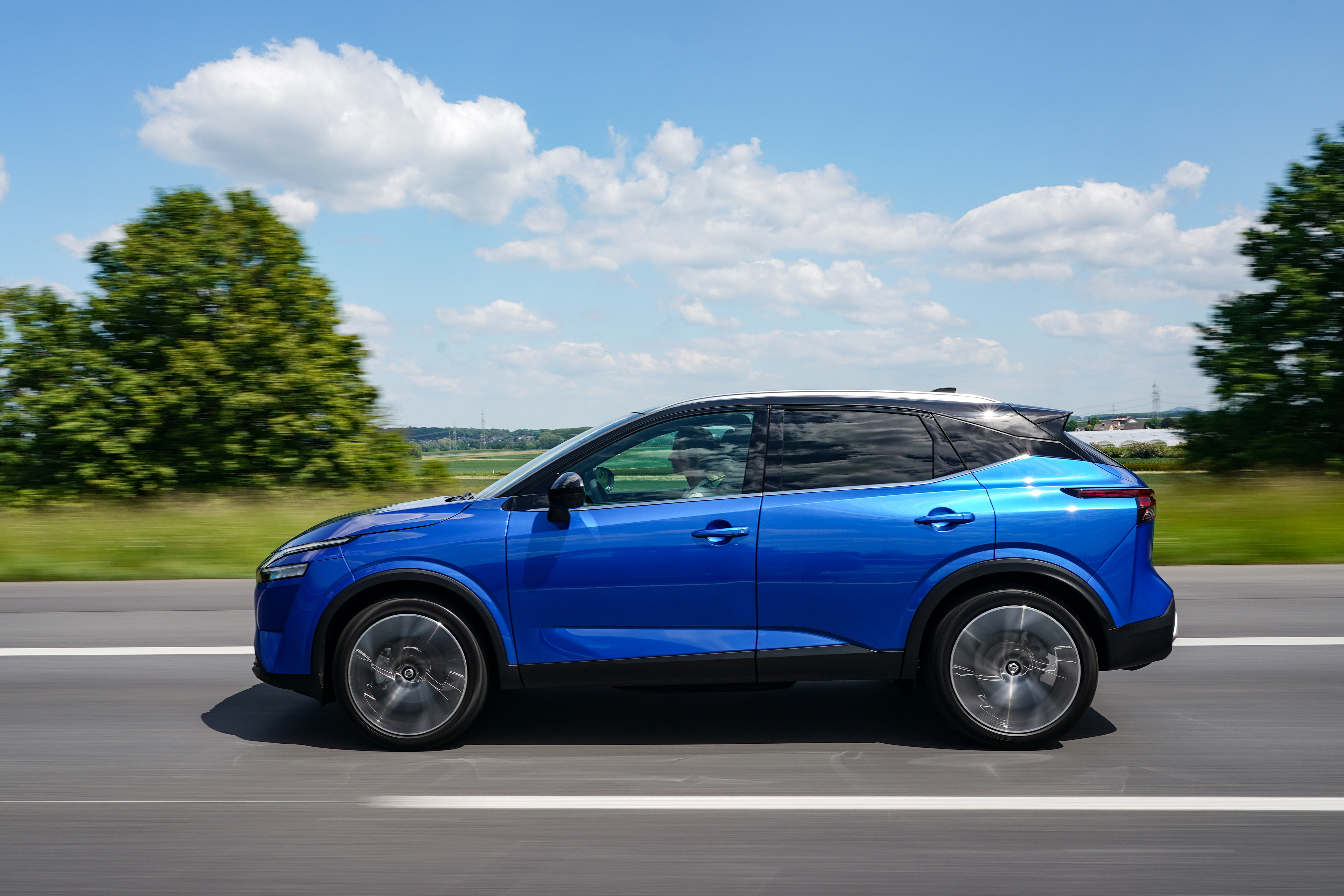 Den komfortablen Qashqai gibt es auf Wunsch auch mit stufenloser-Automatik und Allrad. Foto: © Nissan