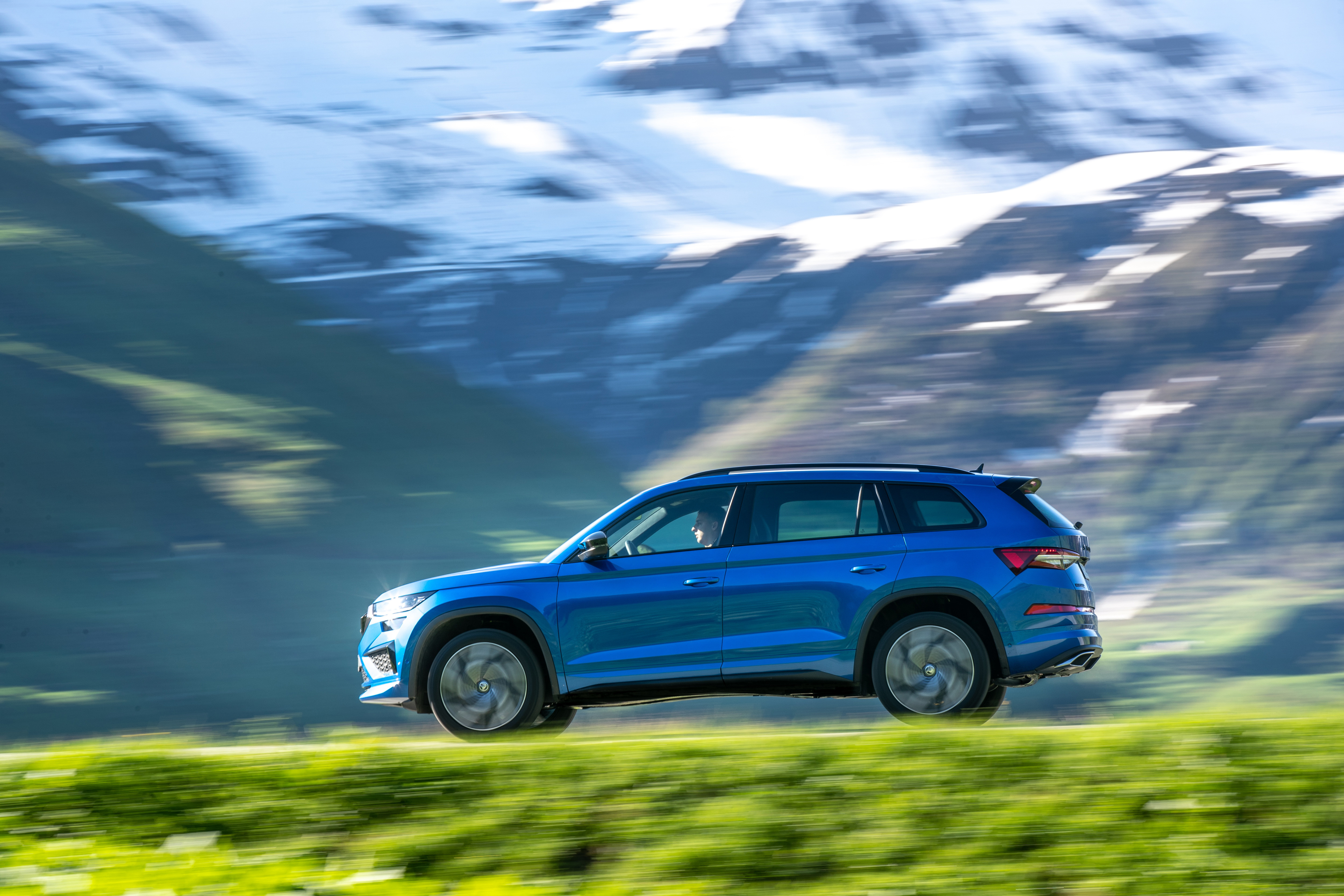 Die Überarbeitung gibt dem Tschechen-SUV mehr optische Schärfe. Foto: © Skoda