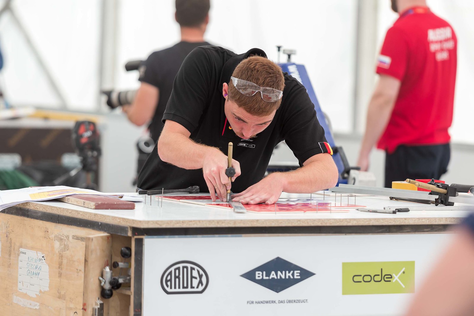 Fliesenleger Yannic Schlachter Foto: © WorldSkills Germany/Frank Erpinar