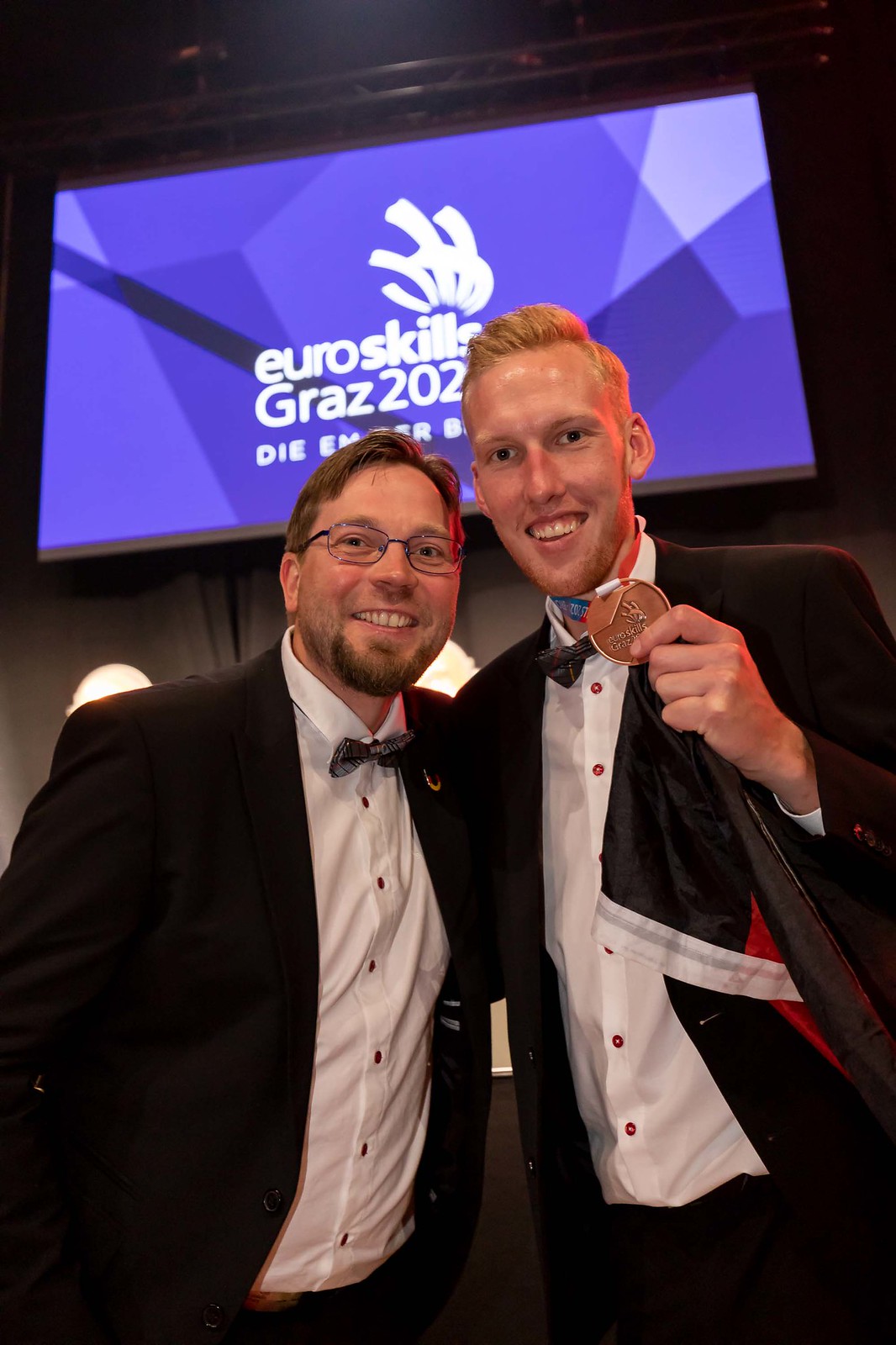 Bronzemedaillengewinner Julian Wally (r.) und Bundestrainer Aaron Knust Foto: © WorldSkills Germany/Frank Erpinar