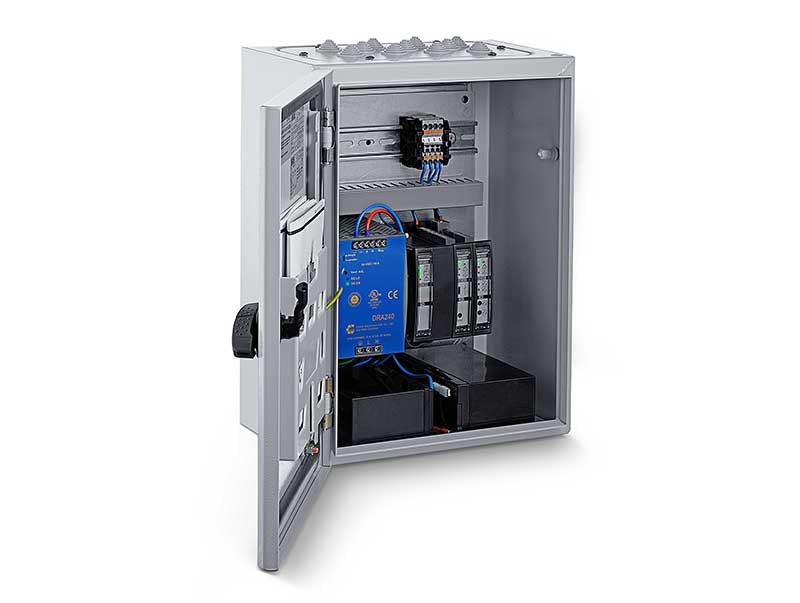 Geze erweitert mit der MBZ 300 N8 sein Angebot an Steuerungszentralen für Rauch- und Wärmeabzugsanlagen. Foto: © Geze GmbH