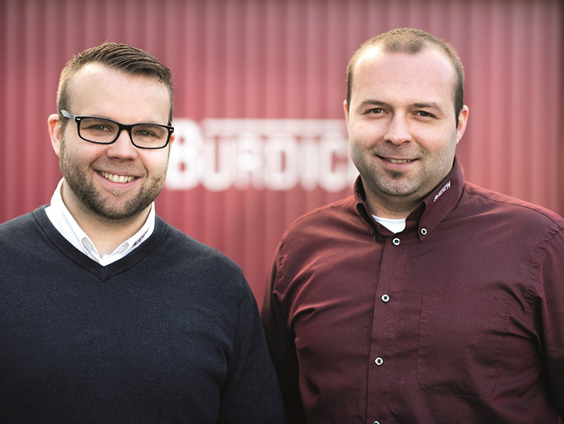 Marius (links) und Jurian Burdich haben 2014 die Geschäftsleitung von ihrem Vater übernommen. Foto: © Burdich Sonnenschutz