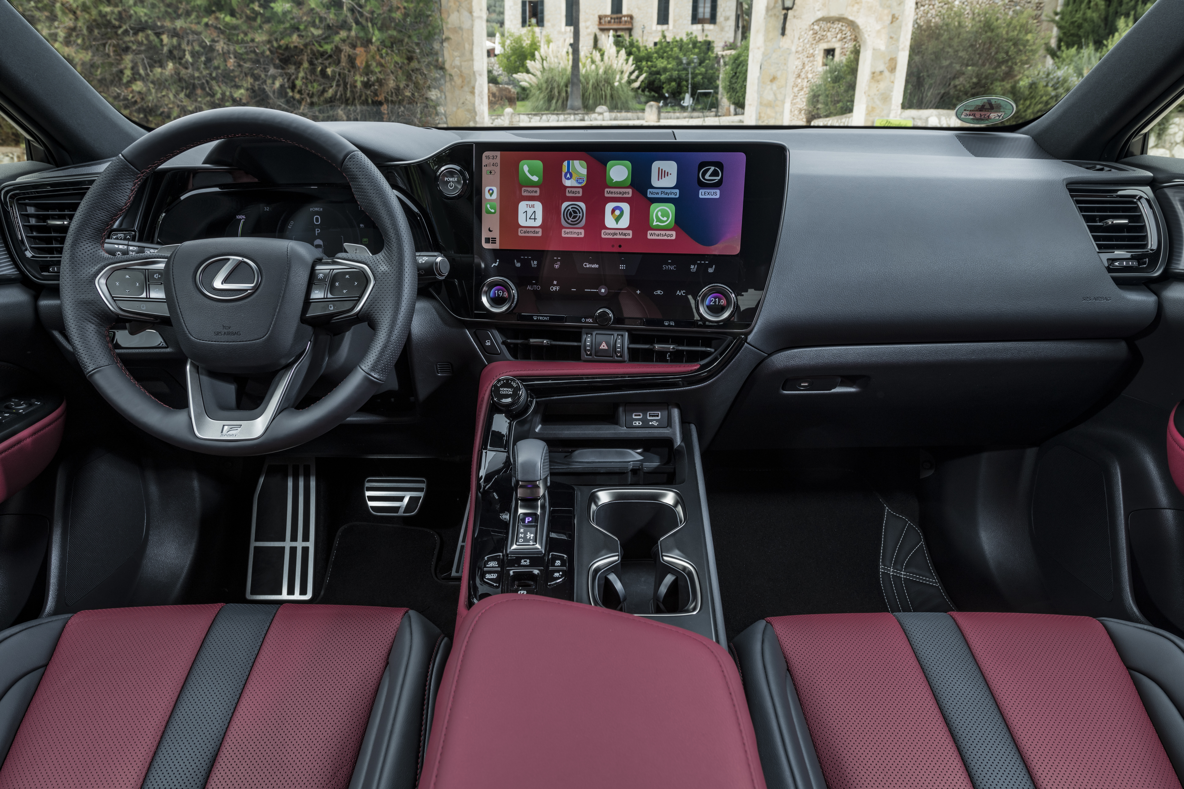 Das neue Inftainment gefällt mit einfacher Handhabung Foto: © Lexus