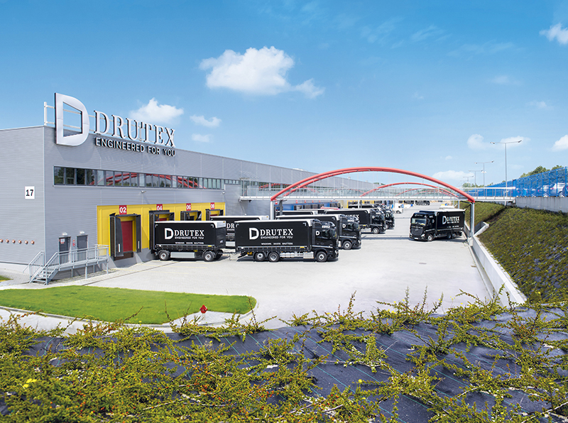 Der umfangreiche Fuhrpark ermöglicht schnelle Lieferzeiten. Foto: © Drutex S.A.