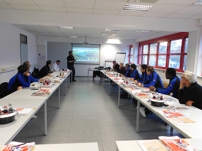 Für Carmelo Scaffidi und sein Team gab es ausführliche Einblicke in die spannenden Hauptthemen. Foto: © RTS Magazin