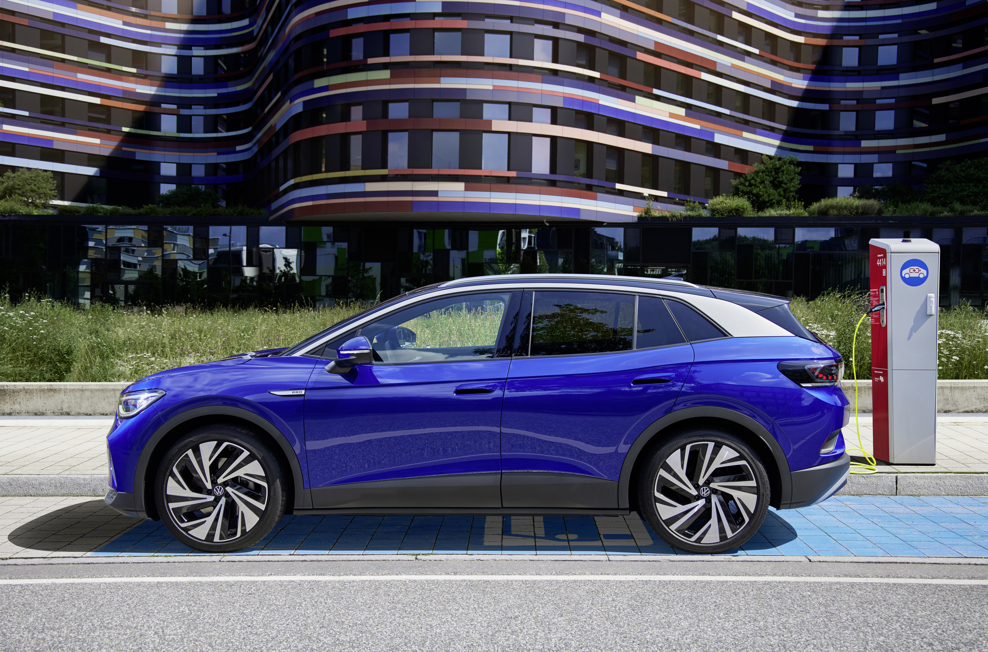 An einer Schnelladestation sind die Akkus in 35 Minuten zu 80 Prozent wieder befüllt Foto: © Volkswagen