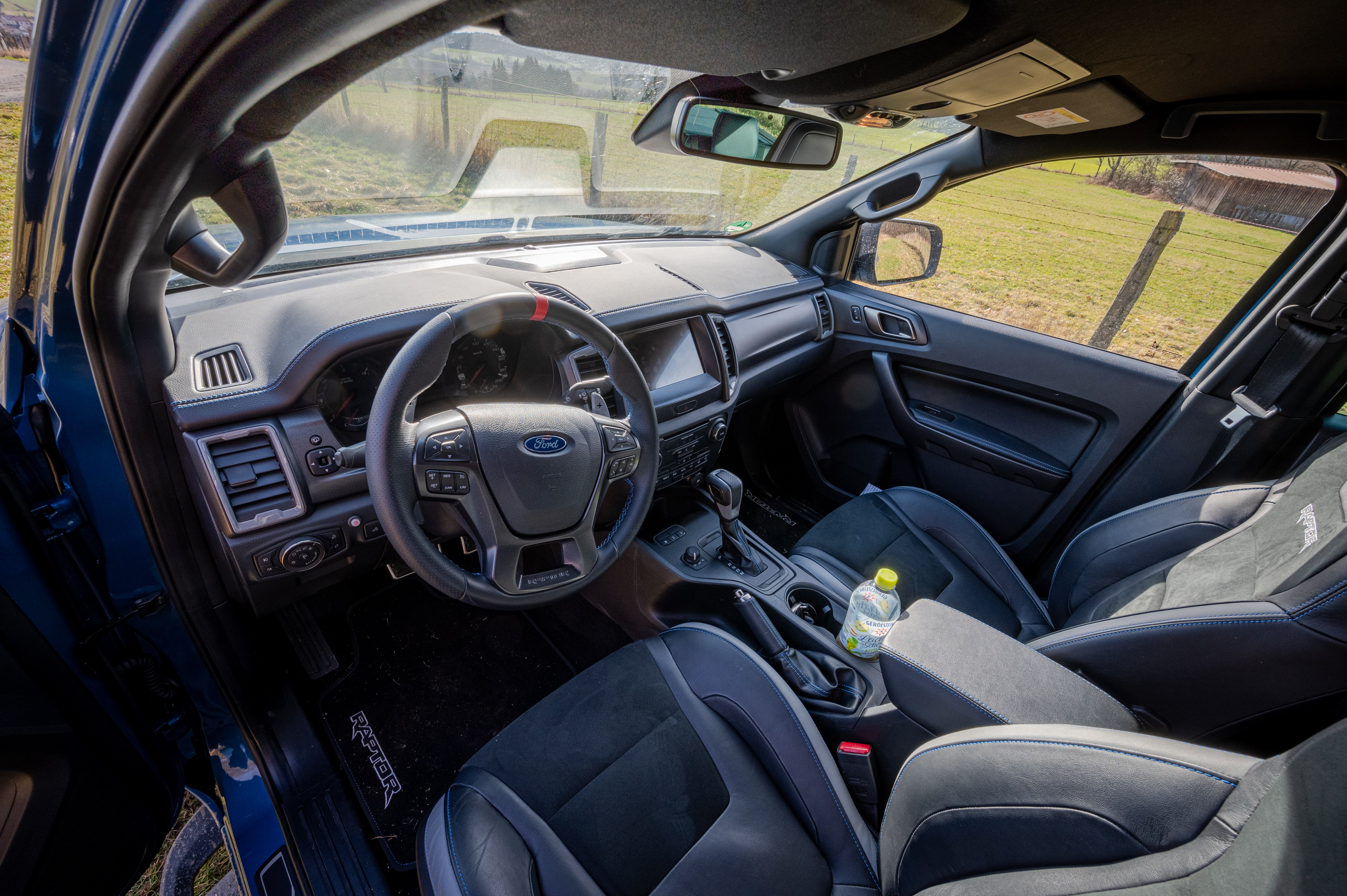 Das Armaturenbretts des Ford Ranger Raptors. Foto: © Martin Bärtges
