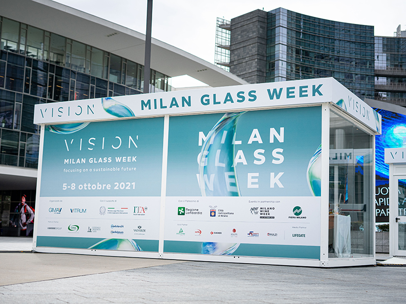 In Mailand fand 2021 im Rahmen der Fachmesse VITRUM zum ersten Mal die Vision Milan Glass Week statt. Bei dieser Veranstaltung steht vor allem die industrielle Glasverarbeitung im Fokus. Foto: © The Italian Glass Weeks