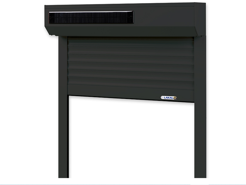 Normales Tageslicht reicht vollkommen zum Betrieb des Rollladens aus. Foto: © Lakal