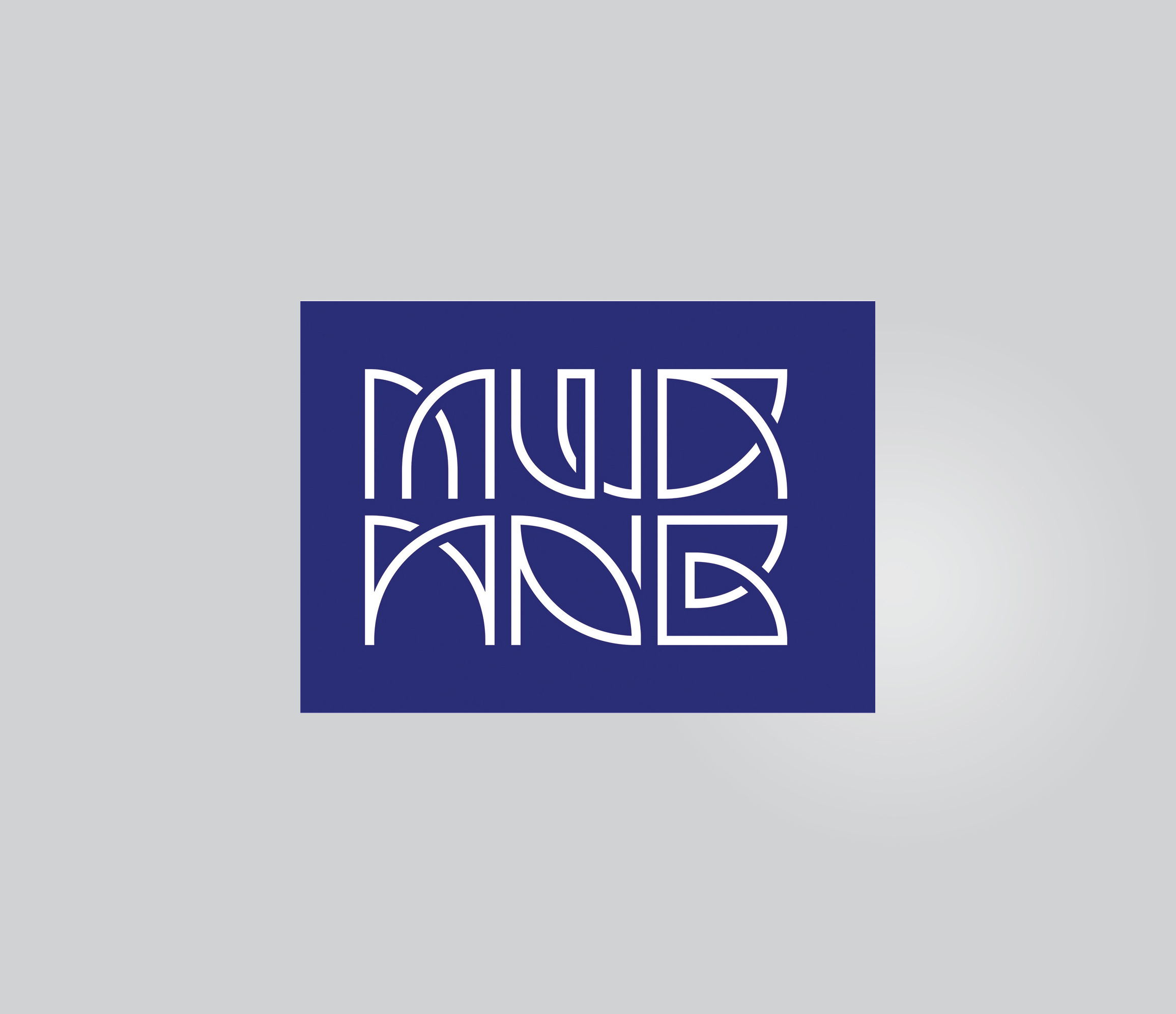 Das neue Logo erinnert an ein gotisches Kirchengewölbe und greift die Anfangsbuchstaben der zur Menge Gruppe gehörenden Bestattungshäuser auf. Foto: © Menge GmbH