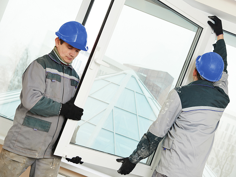 Auch Nachrüstlüftungsflügel, die direkt in das vorhandene Festfeld eingesetzt werden, kann das Unternehmen für nahezu jede Einbausituation montagefertig liefern. Foto: © AdobeStock / Kadmy / Foppe