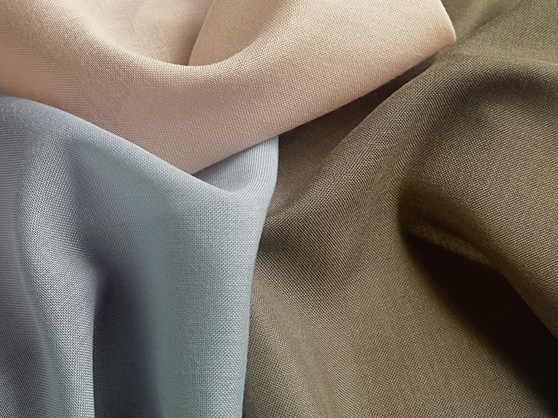 Die Stoffe der Marke Colorama gibt es jetzt in zwölf Qualitäten und in verschiedenen Farben. Foto: © Silent Gliss